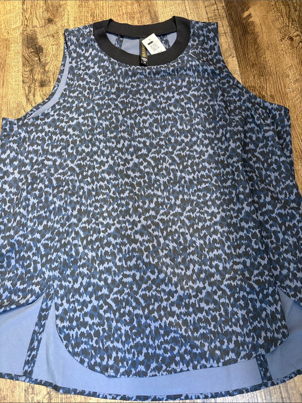 Athleta Blue & Black Printed Sleeveless Tank Camo Flowy